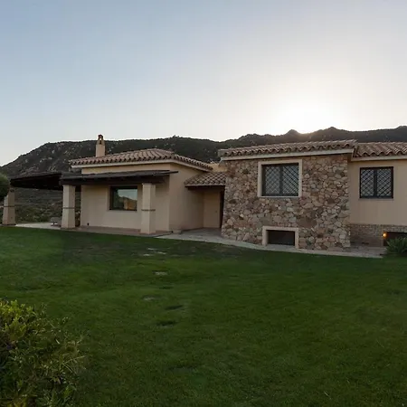 Anna Maria Вилла *